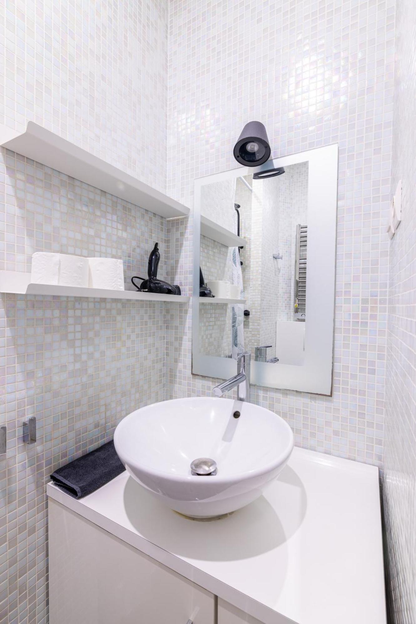 Luxurious 1 Bedroom Republique Vinaigriers Free Netflix Paris Luaran gambar
